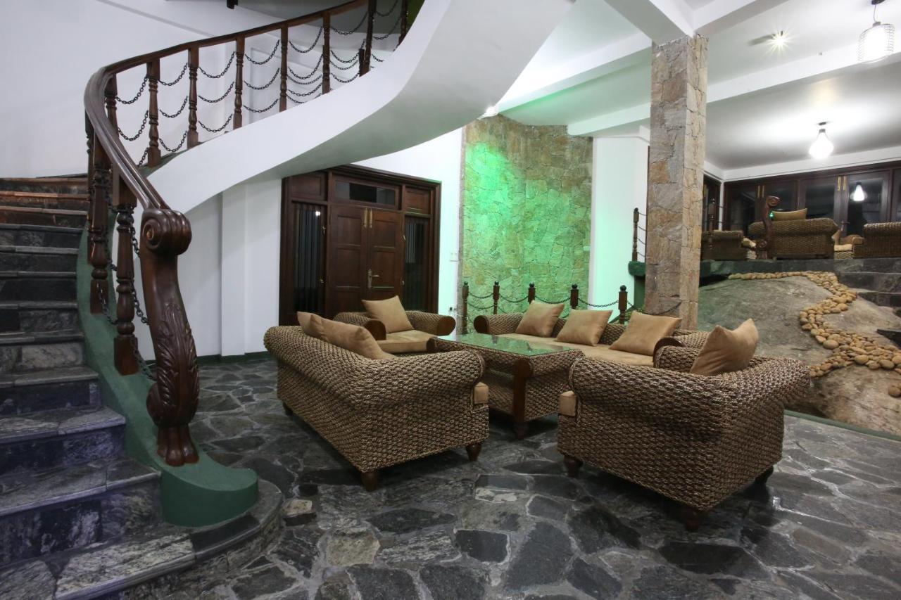 Green Castle Kandy Hotel Kültér fotó